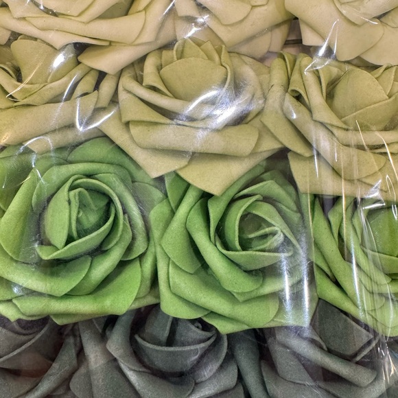 25 artificial green shade roses - Picture 4 of 5